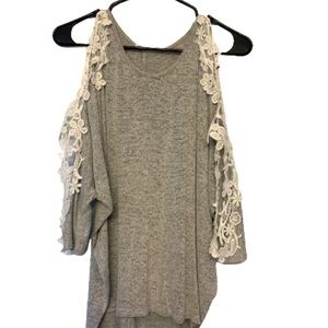 Women’s Lace Sleeve Shirt